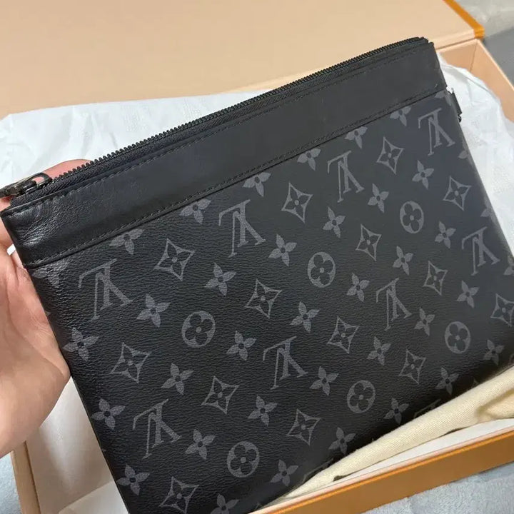 [BUNJANG] Louis Vuitton Pochette To Go Clutch / 루이비통 포쉐트 투고 클러치