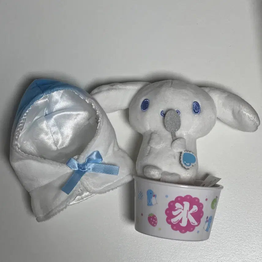 [BUNJANG] Amusement Dreamland Crayon Shin-chan x Cinnamoroll Plush Doll / 시나모롤 빙수컵 + 시나모롤 인형 키링 어뮤즈먼트 드림랜드