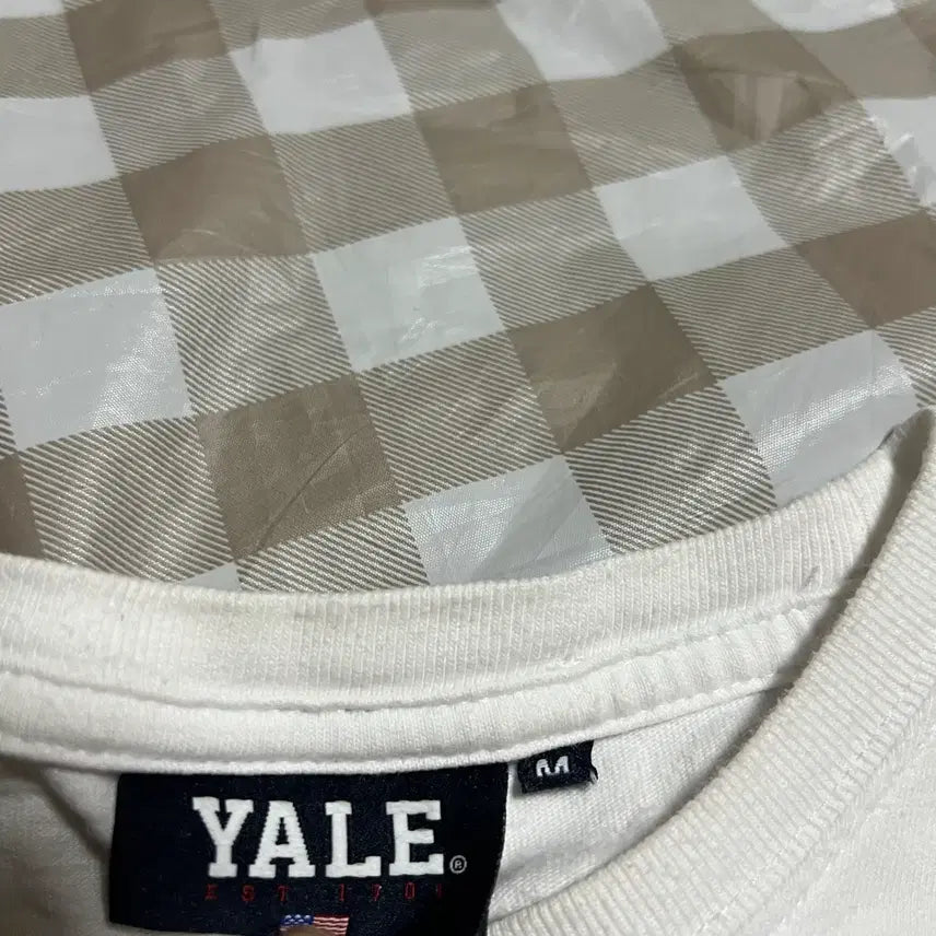 [BUNJANG] Yale Short Sleeve T-Shirt White M / 예일 반팔 화이트 M 반팔티 흰색 YALE