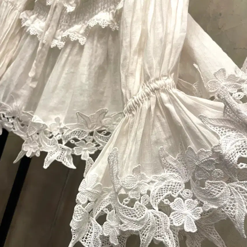 [SOLD OUT] 돌체앤가바나 린넨 100% 오프숄더 레이스 러플 블라우스 55~66