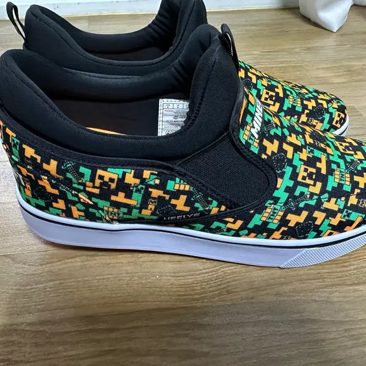 [BUNJANG] 릐귀템-Heelys 휠리스,힐리스  마인크래프트 콜라보 270mm 미사용 / 릐귀템-Heelys 휠리스,힐리스  마인크래프트 콜라보 270mm 미사용