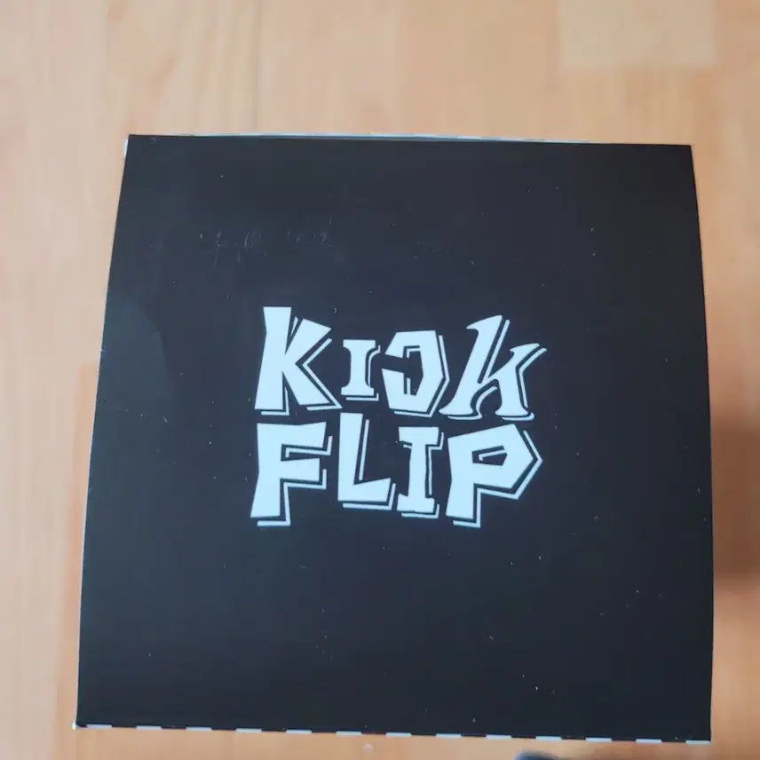 [SOLD OUT] 킥플립 응원봉 (포카미포함)