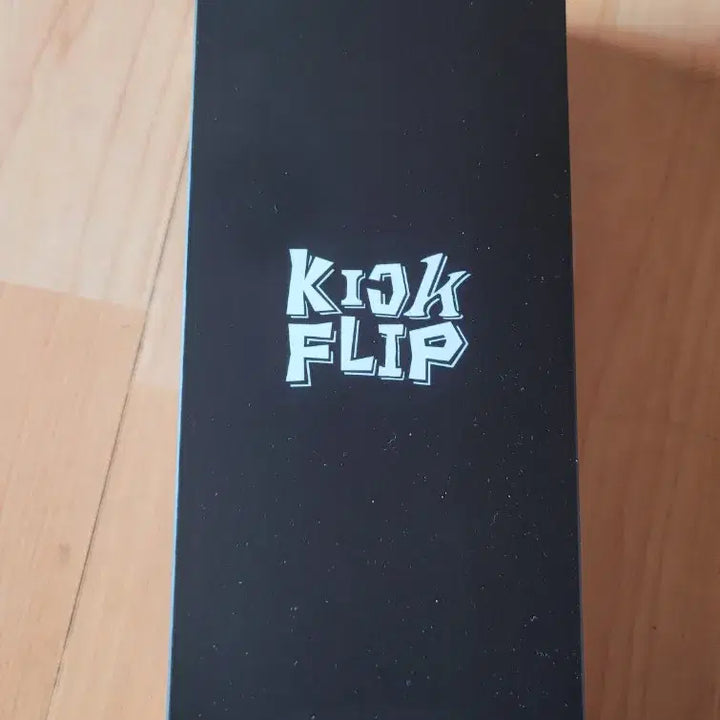 [SOLD OUT] 킥플립 응원봉 (포카미포함)