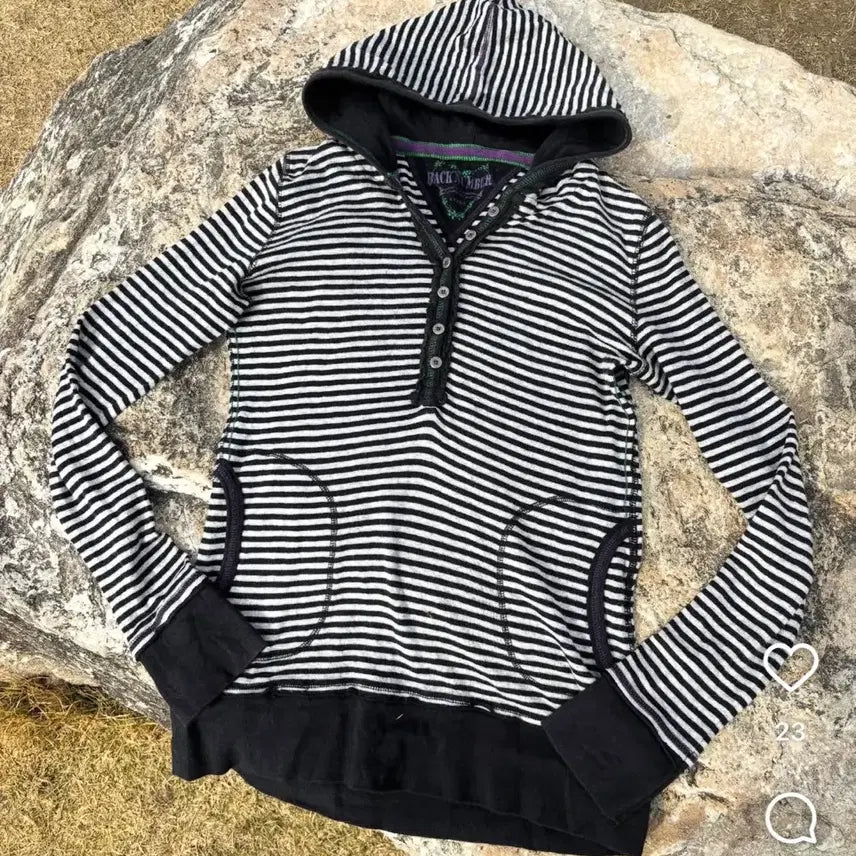 [BUNJANG] Child Magazine Striped Button Hoodie / 차일드매거진 스트라이프 버튼 후드티 카모메산장와이즈걸파우닝133선가든파티