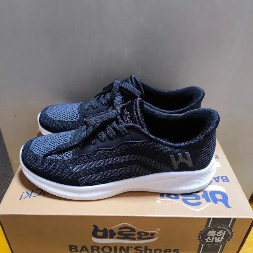 [SOLD OUT] 새상품 남성 265사이즈 신기 편한 특허 운동화 프로월드컵 런닝화