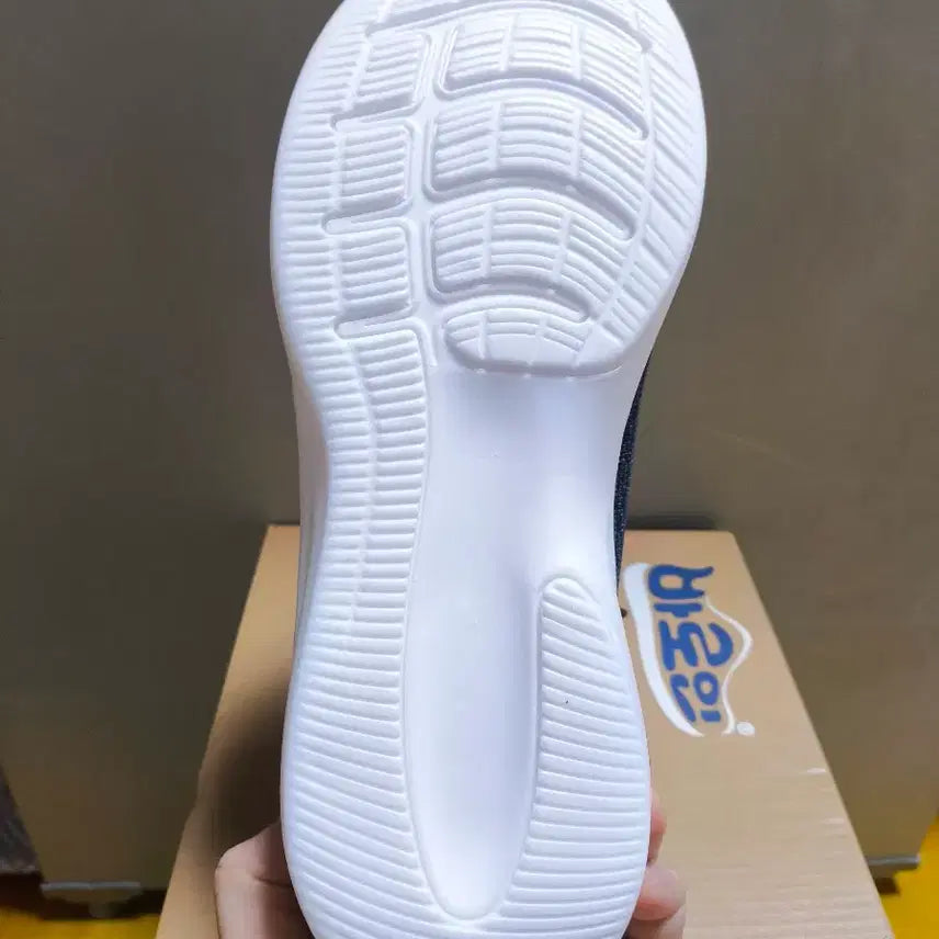 [SOLD OUT] 새상품 남성 265사이즈 신기 편한 특허 운동화 프로월드컵 런닝화