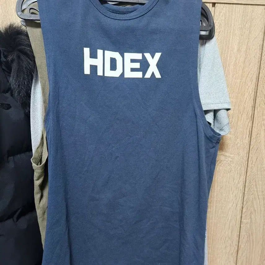 [SOLD OUT] HDEX 남성 민소매 티셔츠 네이비 M 팝니다