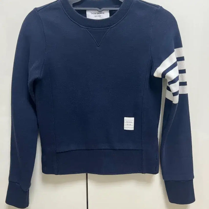 [BUNJANG] Thom Browne Navy Cropped Sweatshirt Size 38 / 톰브라운 여자 크롭 맨투맨(네이비/38사이즈)