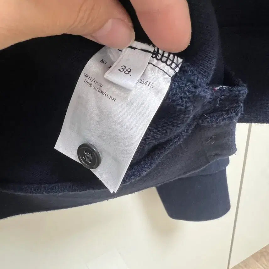 [BUNJANG] Thom Browne Navy Cropped Sweatshirt Size 38 / 톰브라운 여자 크롭 맨투맨(네이비/38사이즈)
