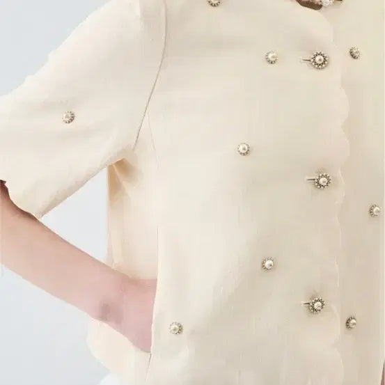 [BUNJANG] Lanvin Linen Blend Scalloped Crop Pearl Embellished Jacket / 랑방 린넨블렌드 스캘럽 크롭 펄장식 세팅 하프자켓