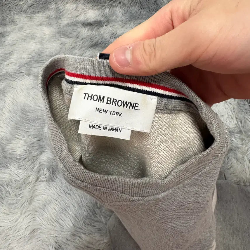 [BUNJANG] Thom Browne Crewneck Sweatshirt Gray 1 Size / [리엘중고명품] 톰브라운 사선완장 맨투맨 그레이 1사이즈