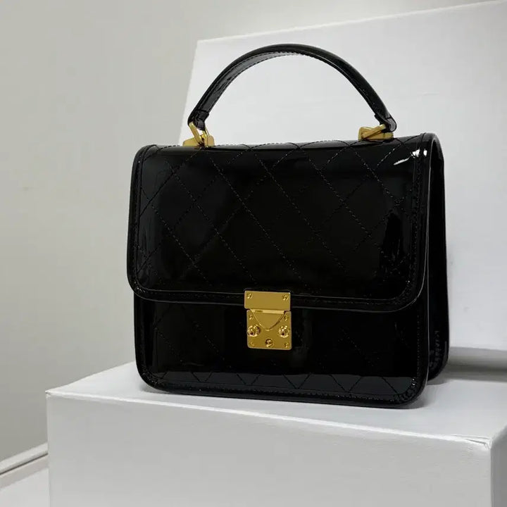 [BUNJANG] Myiuko Sofia Medium Shoulder Bag / 마이아이코 소피아 미듐