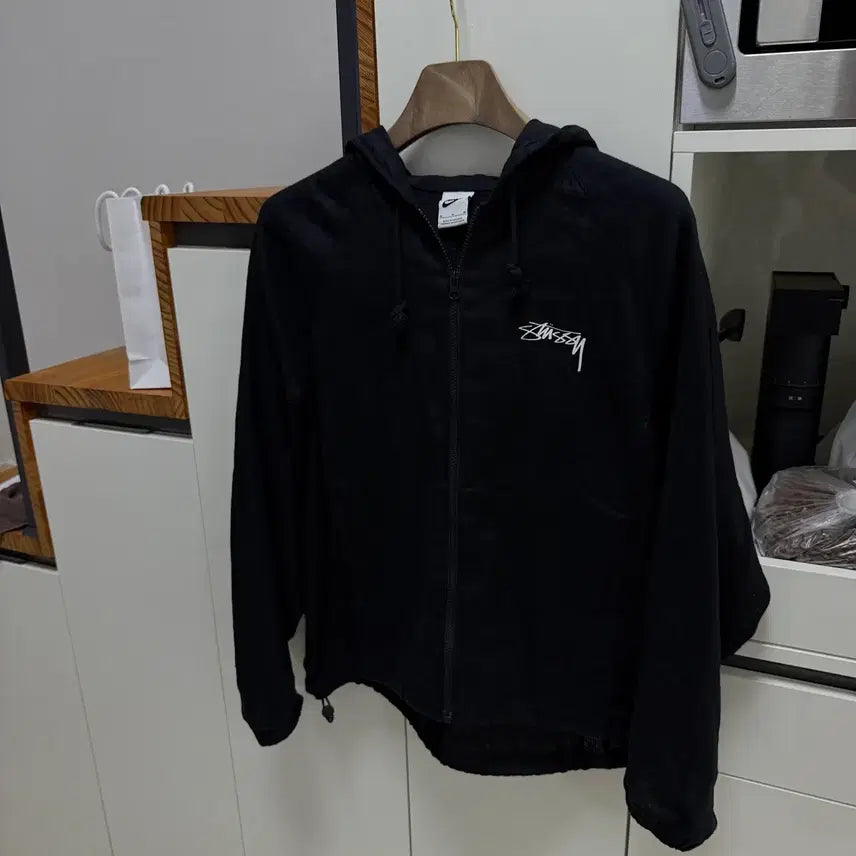 [SOLD OUT] 스투시 x 나이키 리넨 쉘 자켓 블랙 M사이즈 판매합니다 !