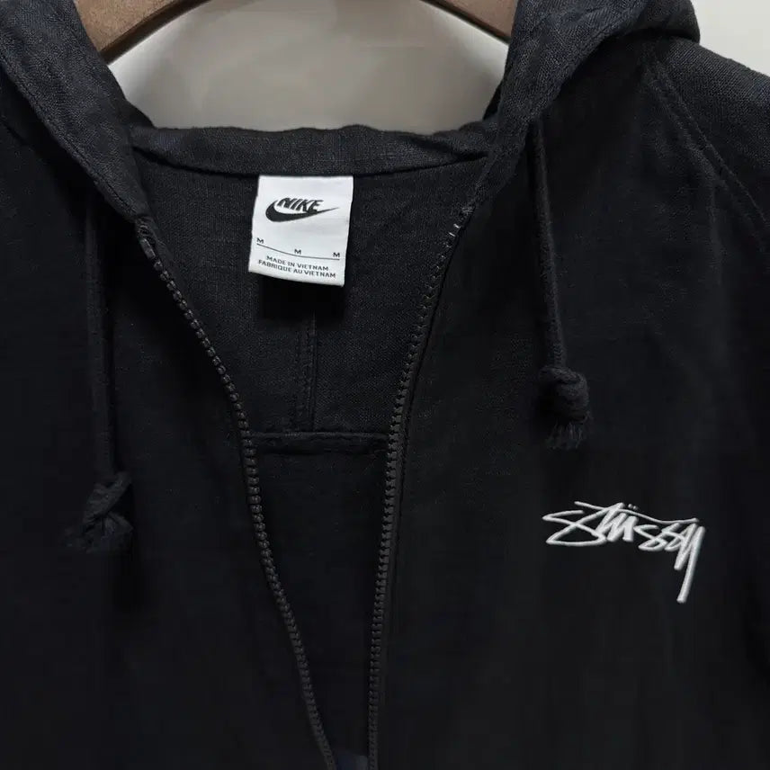 [SOLD OUT] 스투시 x 나이키 리넨 쉘 자켓 블랙 M사이즈 판매합니다 !