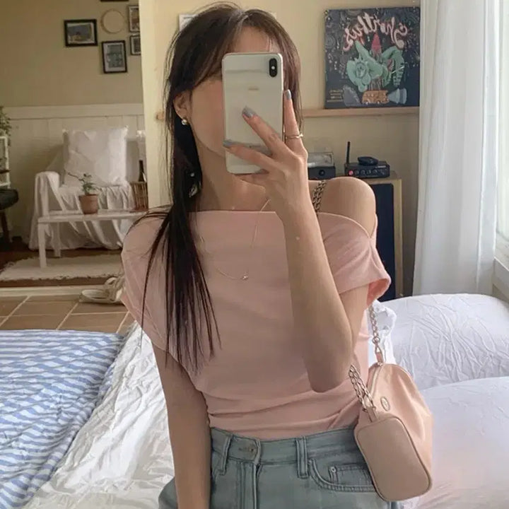 [BUNJANG] French of Off-the-Shoulder Drape T-Shirt Pink / 프렌치오브 오프숄더 드레이프 티셔츠 핑크