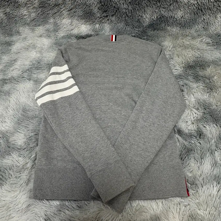 [BUNJANG] Thom Browne Crewneck Sweatshirt Gray - Size 1 / [리엘중고명품] 톰브라운 사선완장 맨투맨 그레이 1사이즈