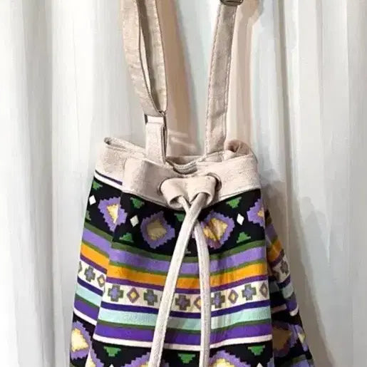[BUNJANG] Ethnic Pattern Drawstring Shoulder Bag / (새상품) 에스닉 패턴 드로우스트링 숄더백 가방