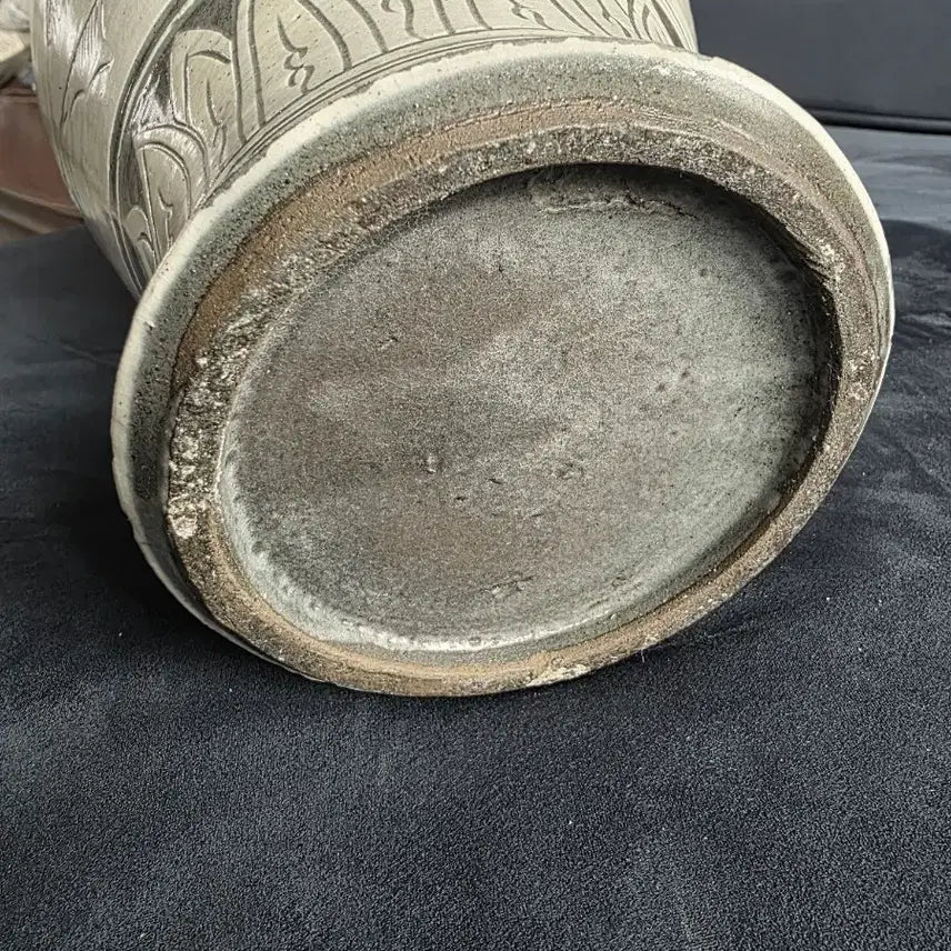 [BUNJANG] Buncheong Ware Celadon Vase with Fish and Flower Design / 분청도자기 조화어문