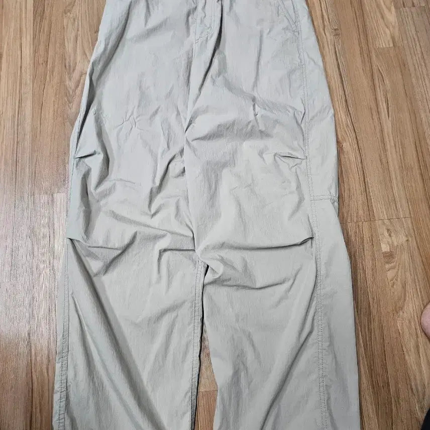 [SOLD OUT] [29] 무신사스탠다드 시티레저 cn와이드벨티드 파라슈트팬츠