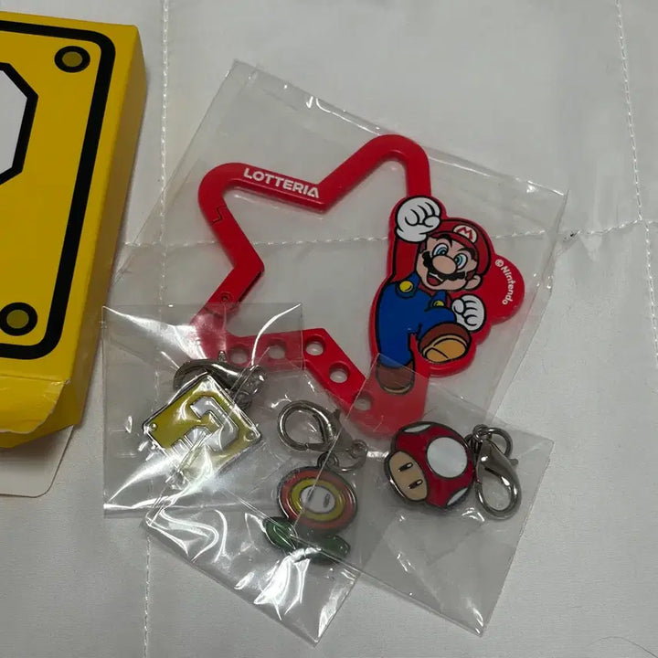 [SOLD OUT] 닌텐도 롯데리아 슈퍼마리오 콜라보 카라비너 키링 세트