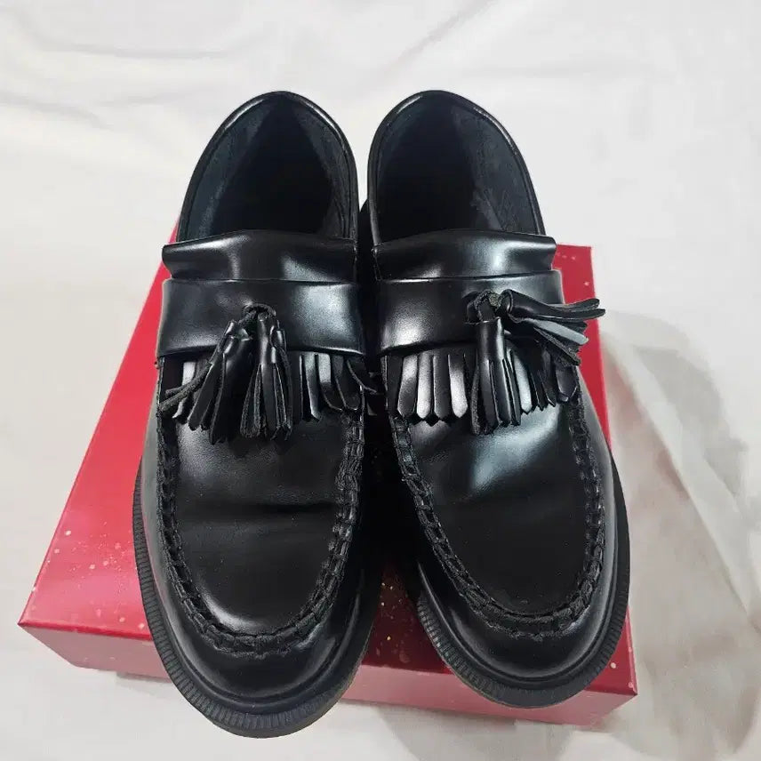 [SOLD OUT] [250,uk6,eu39] 닥터마틴 아드리안 태슬 로퍼 블랙