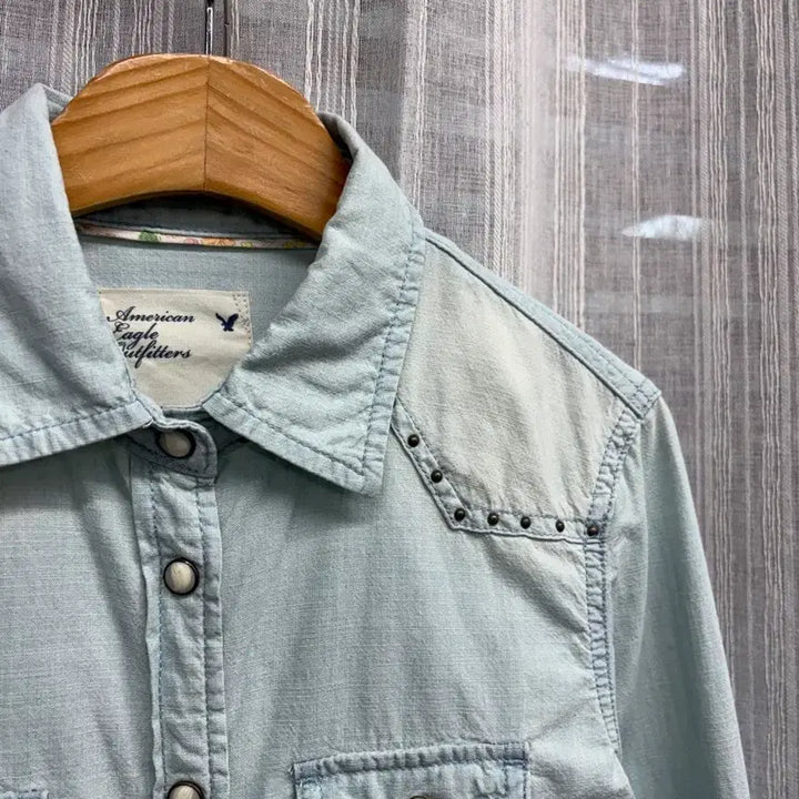 [BUNJANG] American Eagle Studded Western Light Blue Shirt / 아메리칸 이글 스터드 웨스턴 연청 셔츠 American Eagle