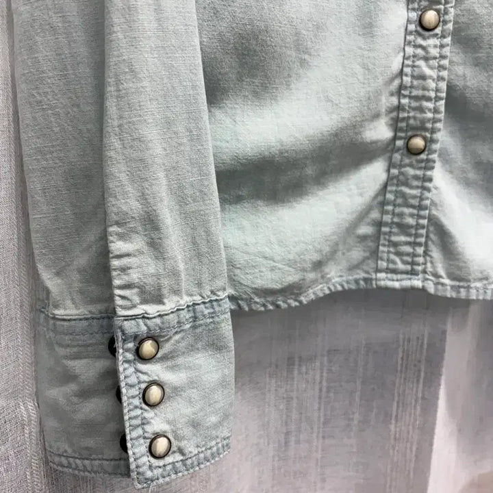 [BUNJANG] American Eagle Studded Western Light Blue Shirt / 아메리칸 이글 스터드 웨스턴 연청 셔츠 American Eagle