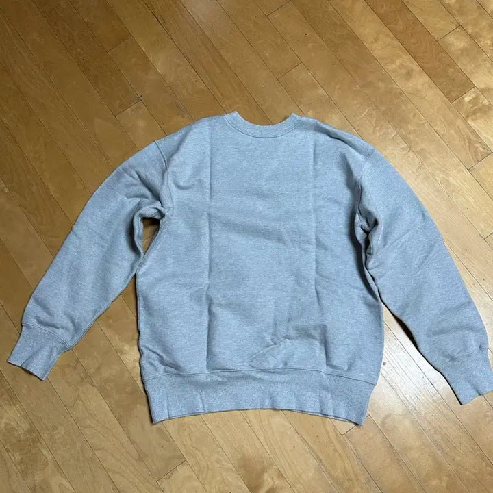 [BUNJANG] Needlework Gray Sweatshirt / 니들워크 회색 맨투맨