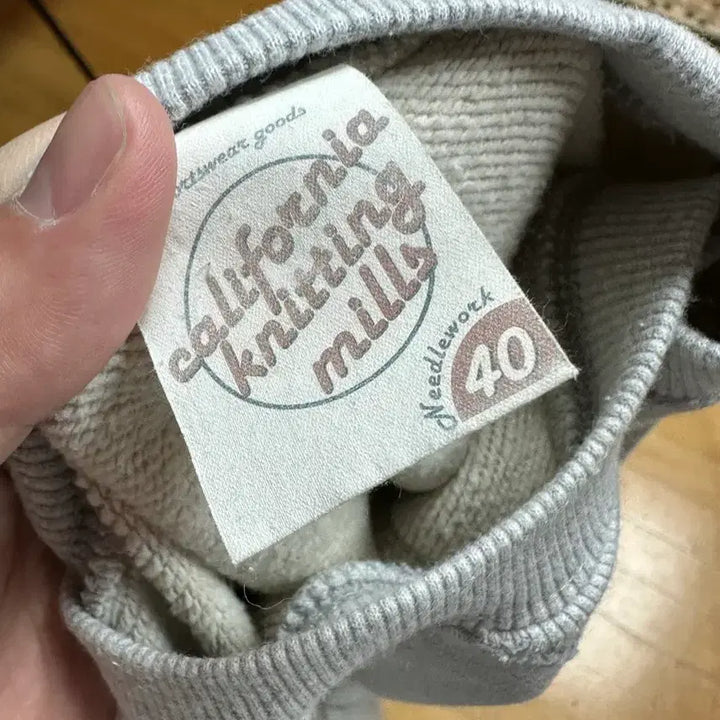 [BUNJANG] Needlework Gray Sweatshirt / 니들워크 회색 맨투맨