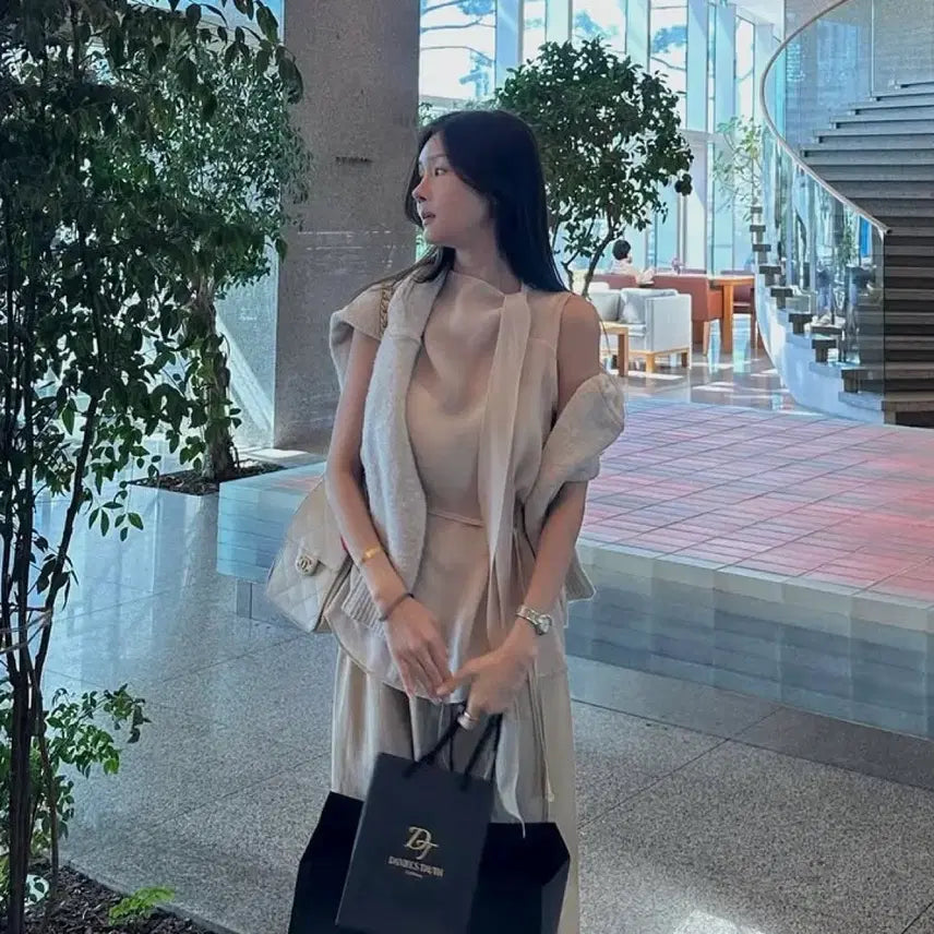 [BUNJANG] Vividvely Beige Tie Blouse / 여신룩.. 새상품 VIVIDVELY 타이 블라우스