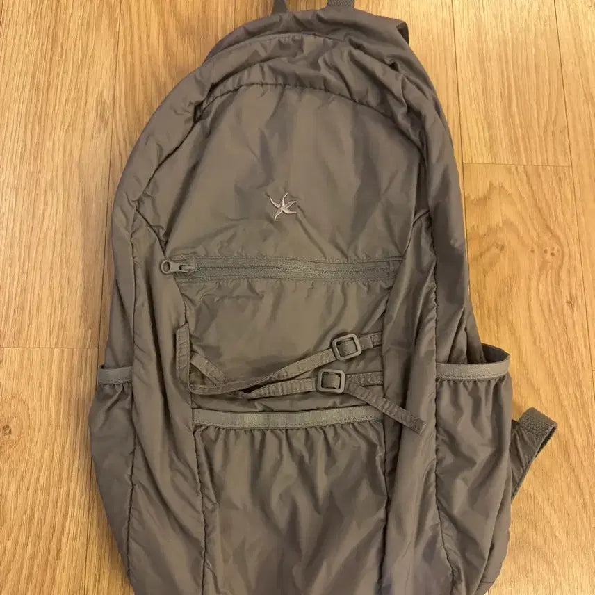 [BUNJANG] The Coldest Moment Backpack Grey / 더콜디스트모먼트 백팩 그레이