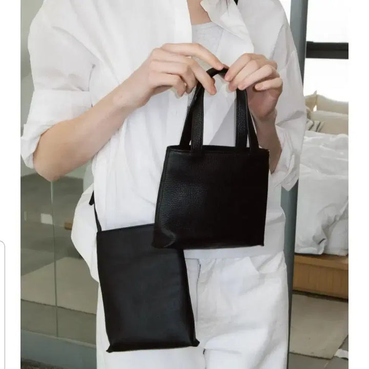 [BUNJANG] Necessary Mini Square Black Tote Bag / 네세서리 미니 스퀘어 블랙 토트백