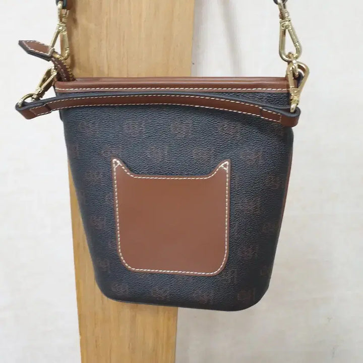 [BUNJANG] ESQUIRE COLLECTION Leather Crossbody Bag / ESQUIRE COLLECTION 여성 크로스백 소가죽 브라운