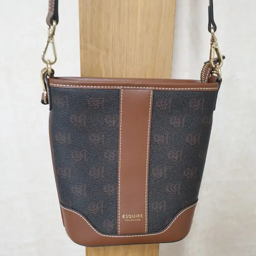 [BUNJANG] ESQUIRE COLLECTION Leather Crossbody Bag / ESQUIRE COLLECTION 여성 크로스백 소가죽 브라운