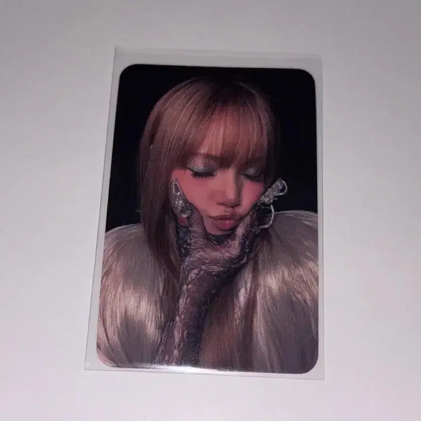 [BUNJANG] BLACKPINK Lisa DearMyMuse POB Photocard / 블랙핑크 리사 디마뮤 디어마이뮤즈 미공포 특전 포토카드 포카 블핑 뛰어