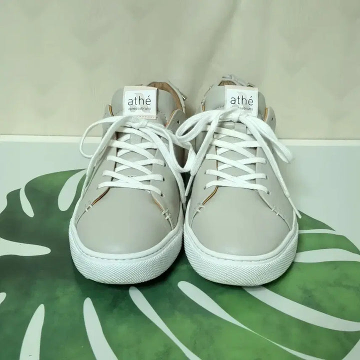 [SOLD OUT] 245) 아떼 바네사부르노 이에르 가죽스니커즈