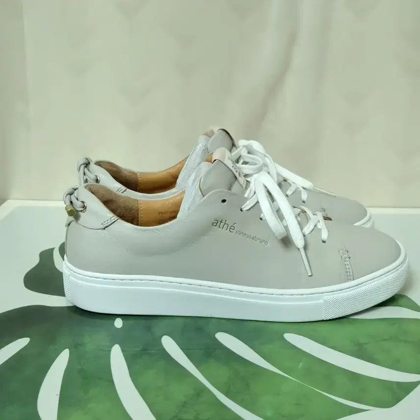 [SOLD OUT] 245) 아떼 바네사부르노 이에르 가죽스니커즈