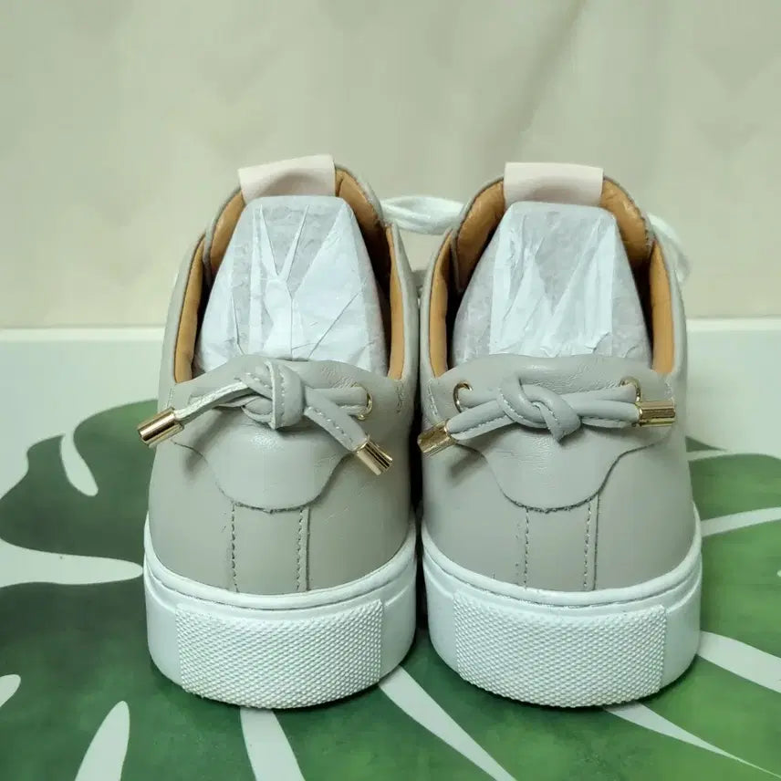 [SOLD OUT] 245) 아떼 바네사부르노 이에르 가죽스니커즈