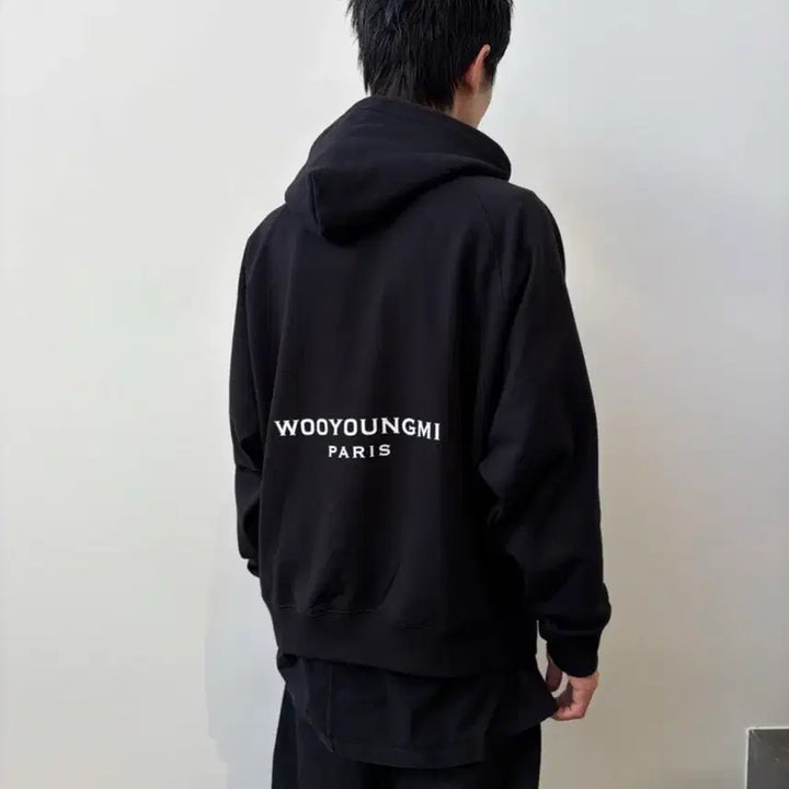 [SOLD OUT] (52) 26ss 우영미 뉴백로고 후드티 블랙