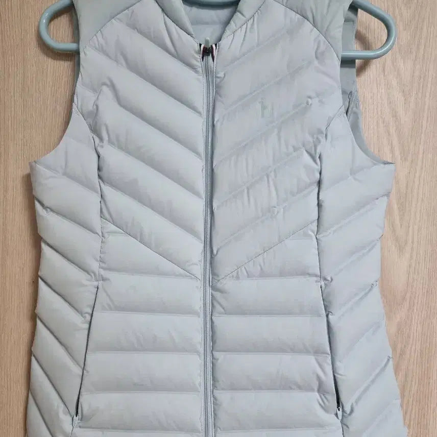 [BUNJANG] Hazzys Goose Down Vest / 헤지스 거위솜털 조끼