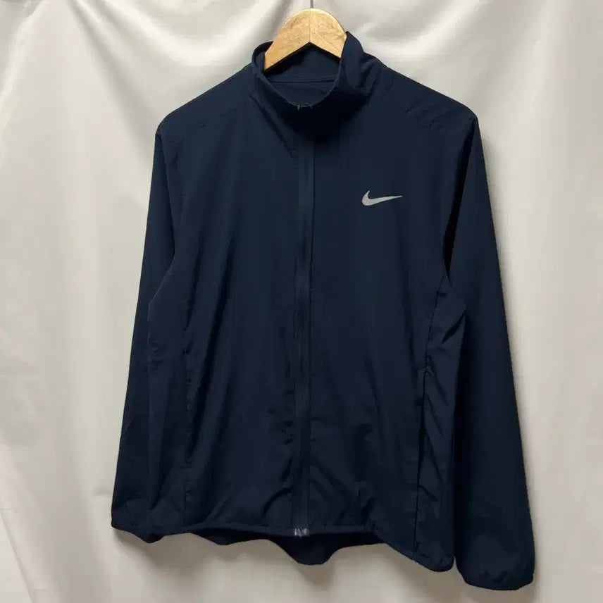 [SOLD OUT] [정품/M] 나이키 스우시 드라이핏 런닝 네이비 우븐 바람막이