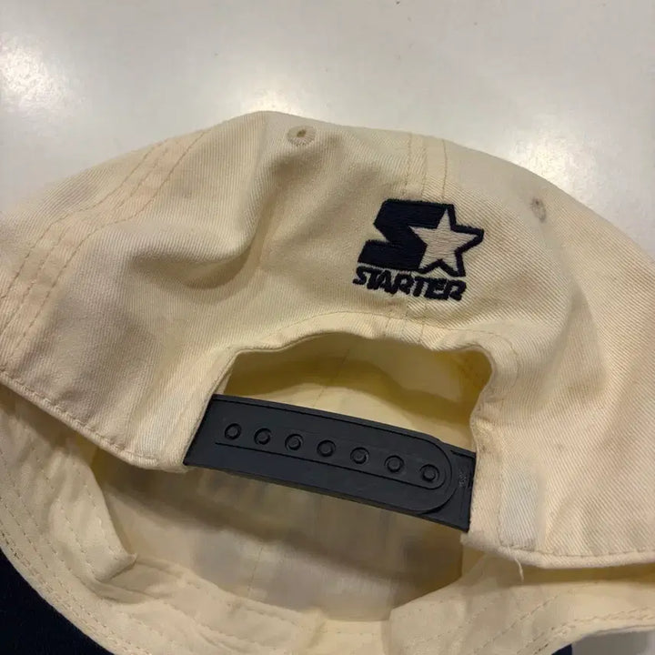 [BUNJANG] Starter Michigan Baseball Cap Ivory Navy / 스타터 미시건 야구 볼캡 모자 아이보리 네이비