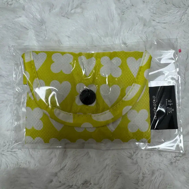 [BUNJANG] HANYUL x Dropdropdrop Card Wallet Keyring / 한율X드롭드롭드롭 카드지갑 키링