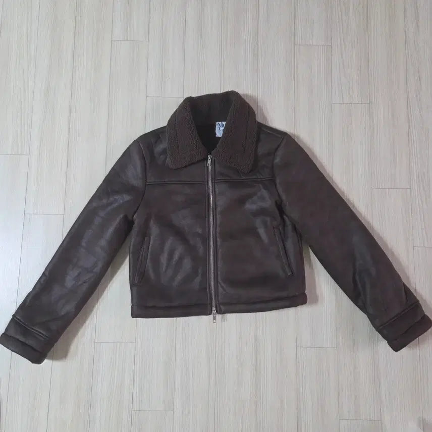[SOLD OUT] (실착1회) 브라운 크롭 무스탕