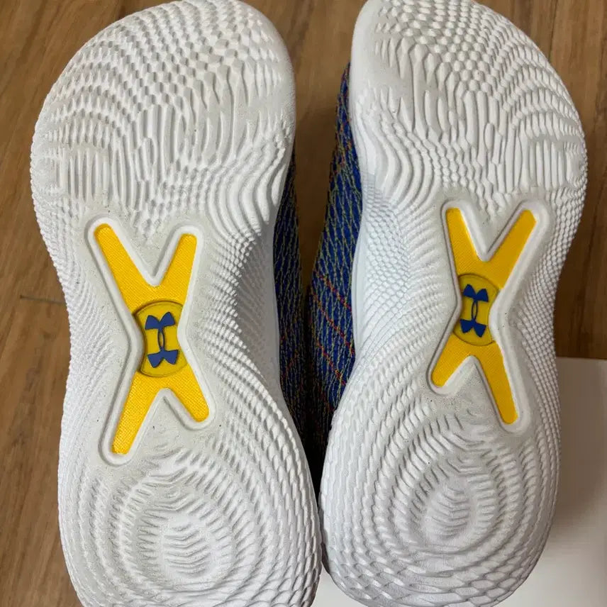 [SOLD OUT] 언더아머 농구화 커리10 265
