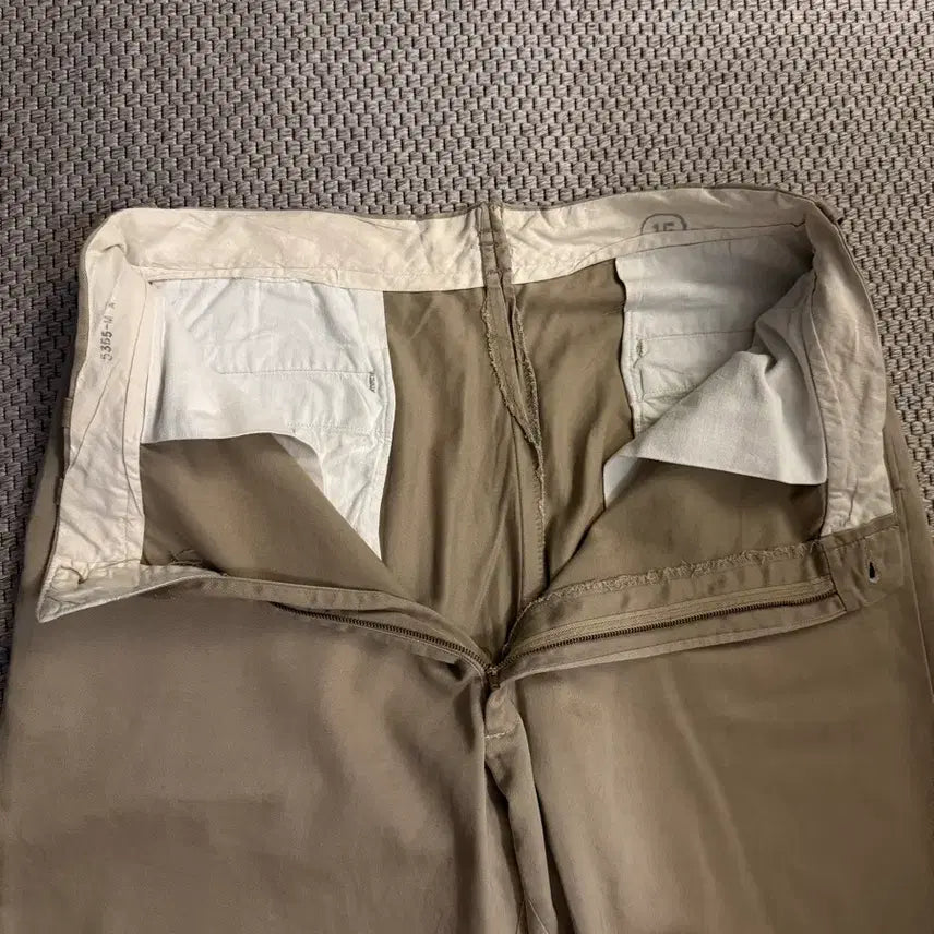 [BUNJANG] Officer Chino Trousers / 40s 오피서 치노