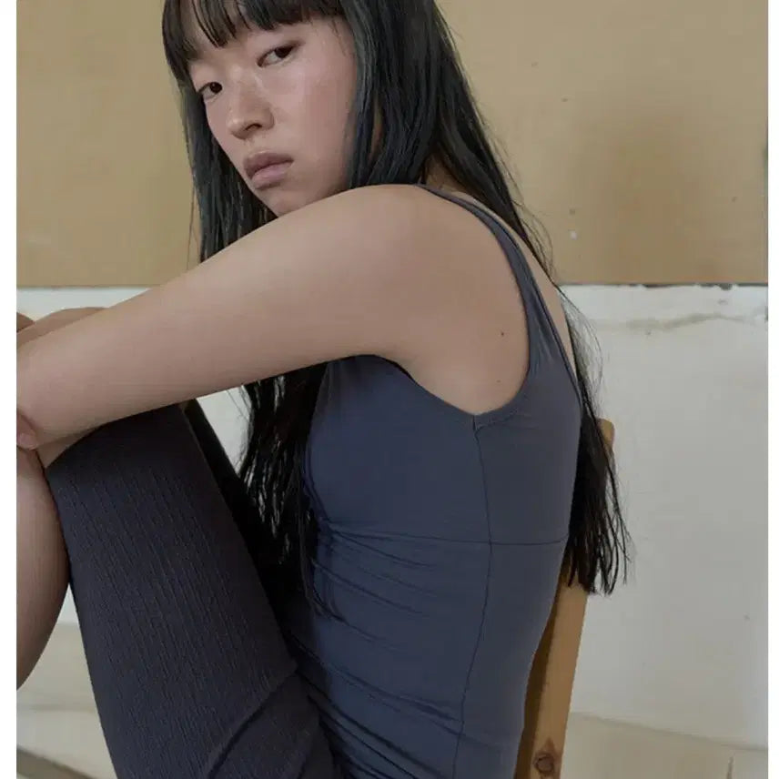[SOLD OUT] 리포스 V넥 슬리브리스