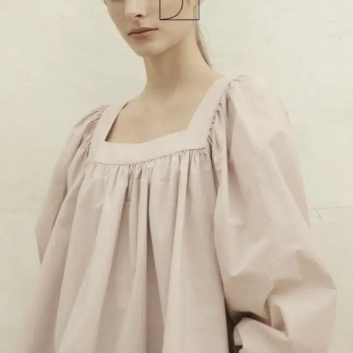 [SOLD OUT] 시에 러플 블라우스