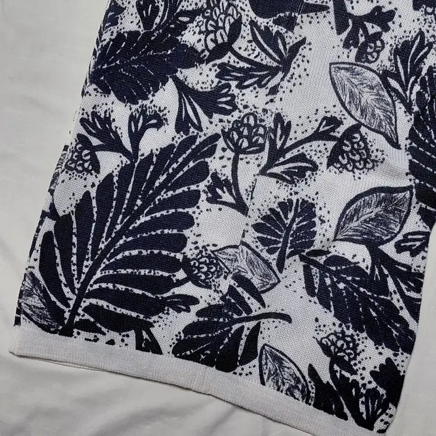 [BUNJANG] LAUTREAMONT Botanical Cotton Knit Top / 로트레아몽(LAUTREAMONT) 하이넥 보태니컬 코튼 니트 (9호)