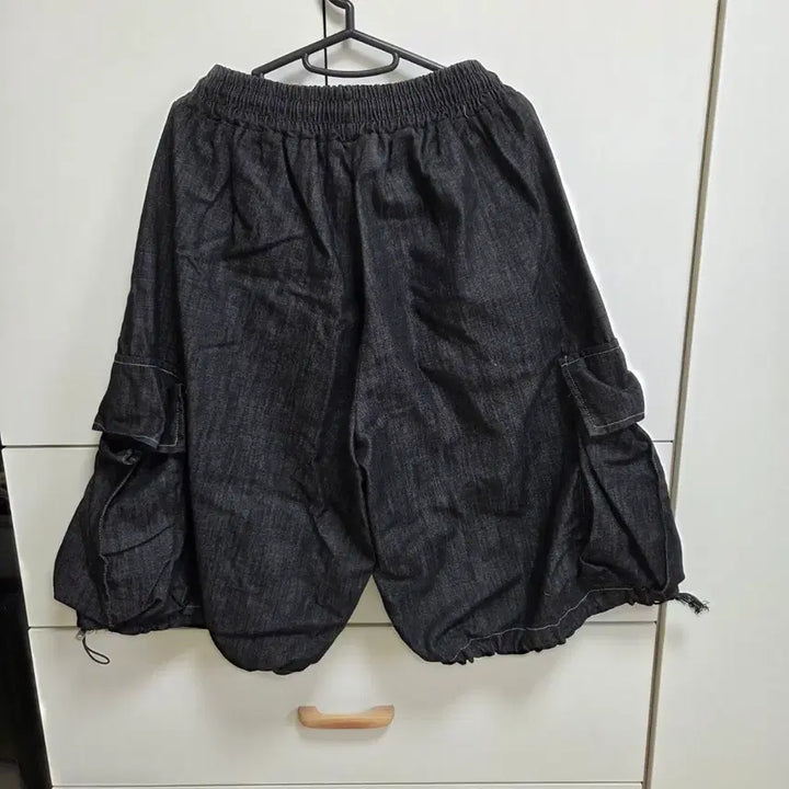 [SOLD OUT] 블랙 버뮤다팬츠 프리사이즈